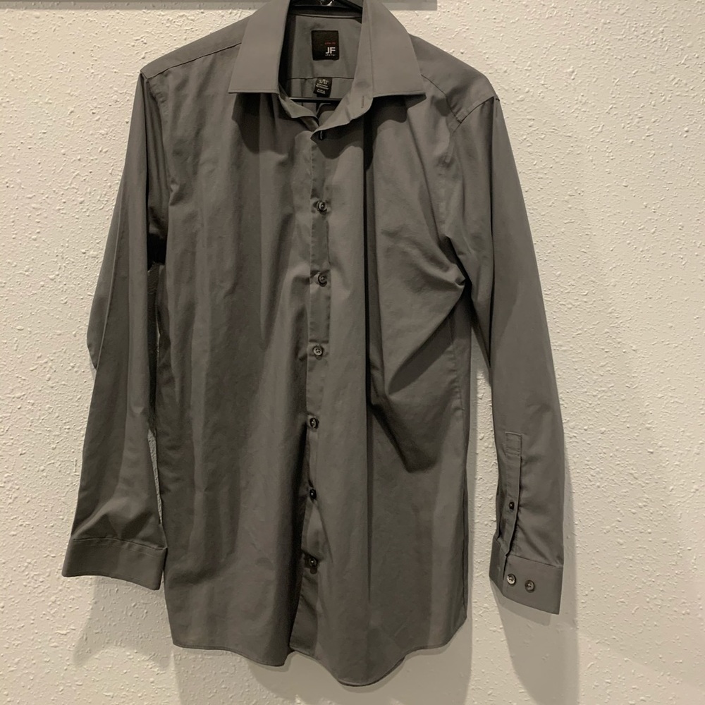 5/$25 J Ferrar Men’s Medium Dress shirt
